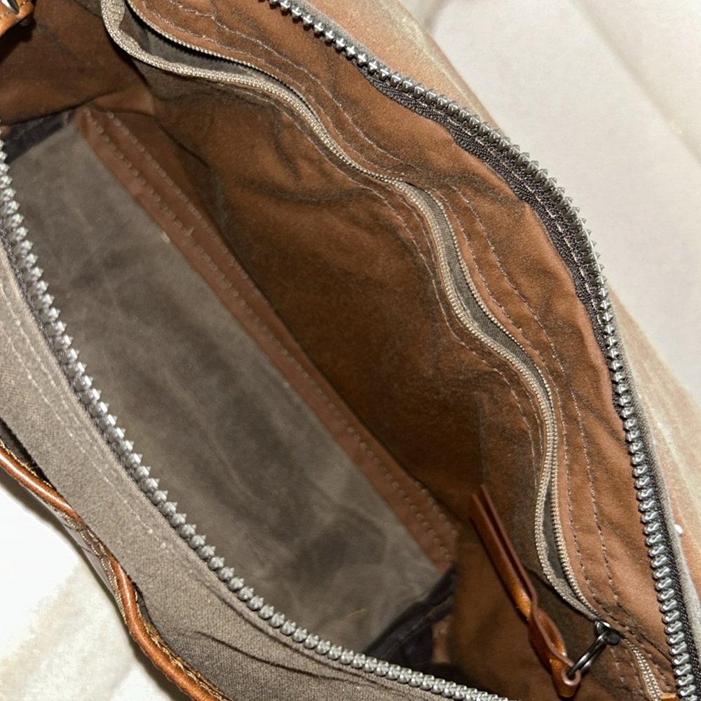 Rough and Tumble LBB Little Book Bag Forenza & Saddle - Picture 5 of 8